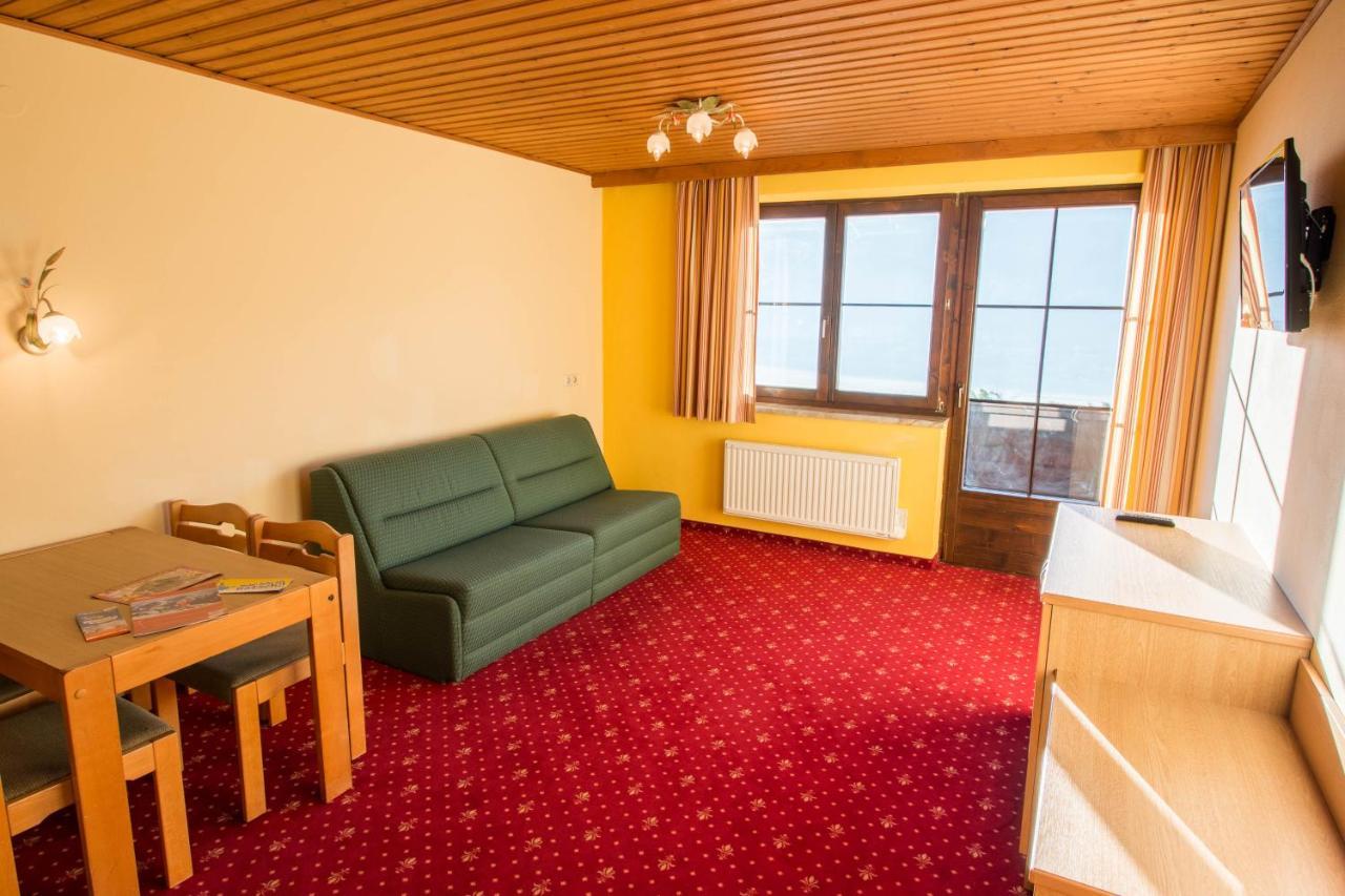 Hotel Weissenstein Санкт-Михель  Экстерьер фото