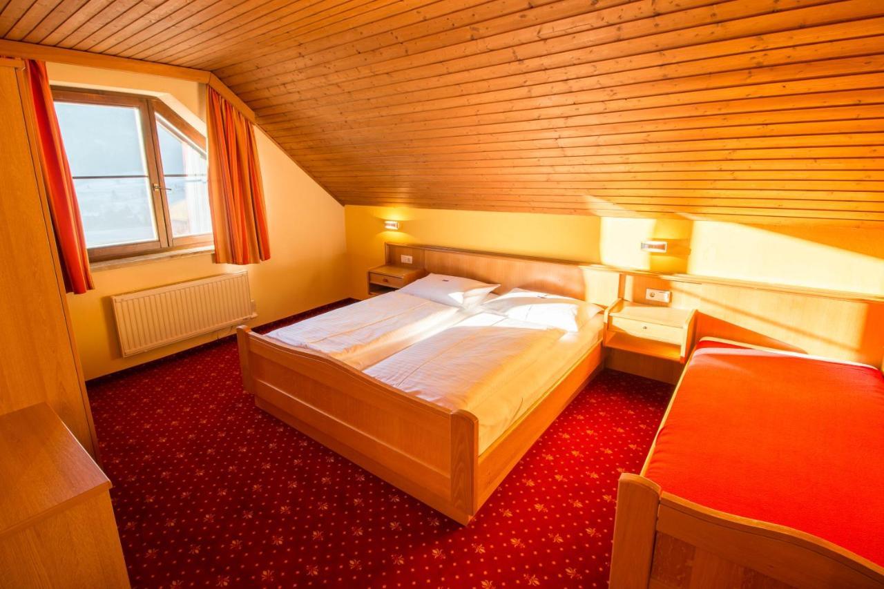 Hotel Weissenstein Санкт-Михель  Экстерьер фото