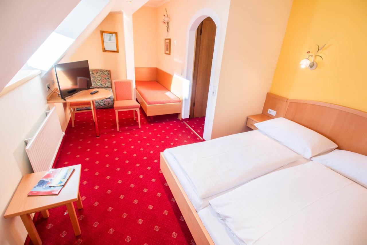 Hotel Weissenstein Санкт-Михель  Экстерьер фото