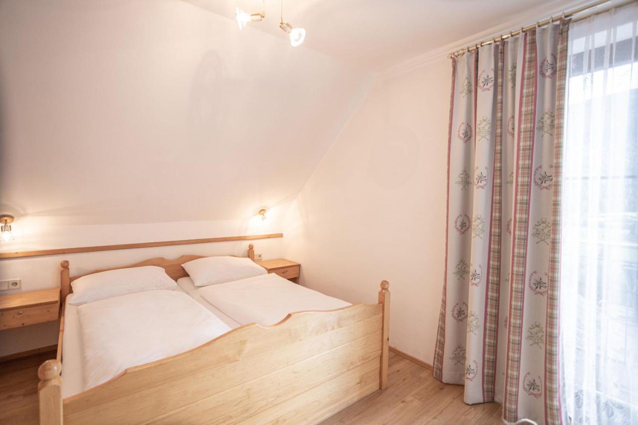 Hotel Weissenstein Санкт-Михель  Экстерьер фото