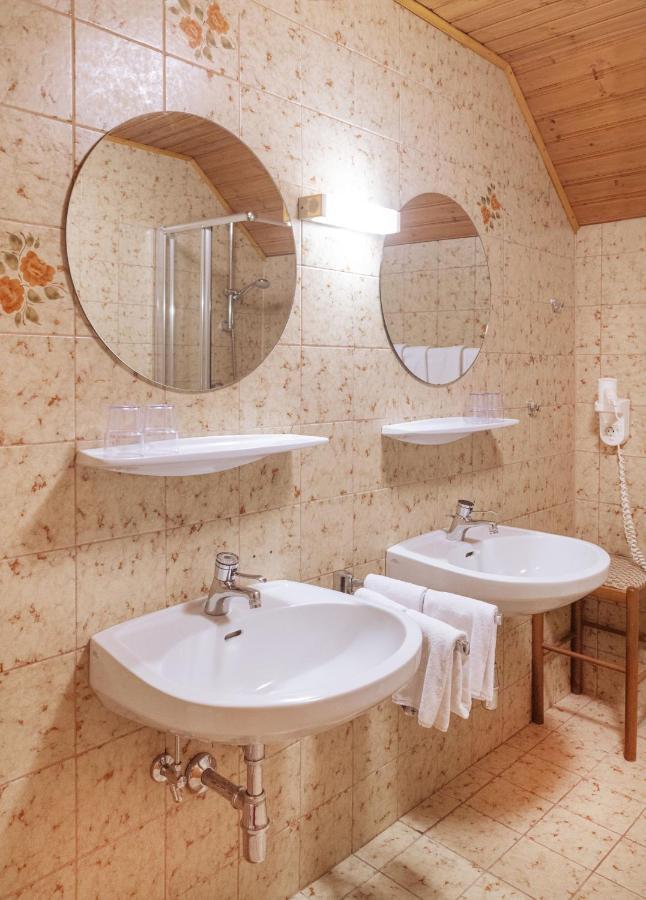 Hotel Weissenstein Санкт-Михель  Экстерьер фото